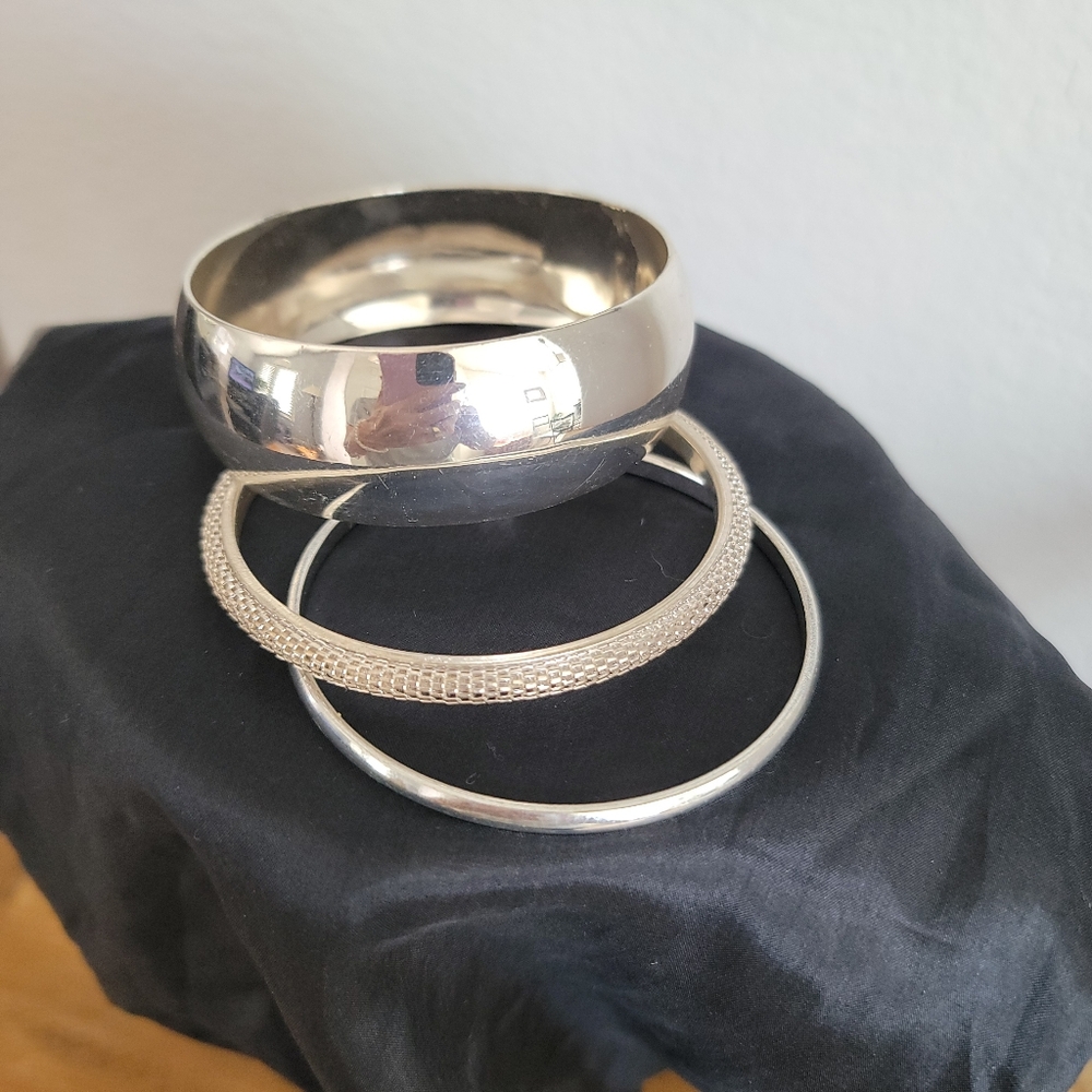 Silver Bangle Bracelet Set - Picture 2 of 4